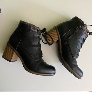 White Mountain Black Boots -